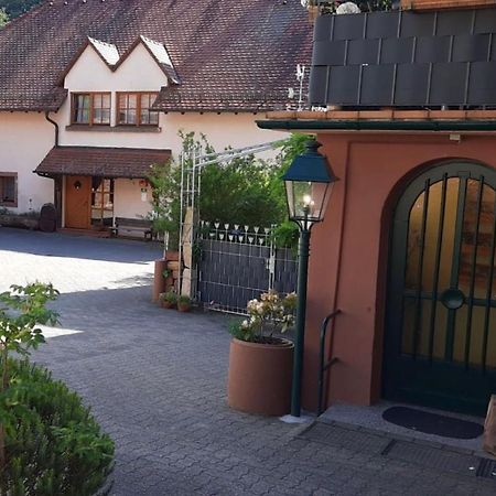 Pension - Gästehaus Zum Pfälzerwald Hinterweidenthal Exterior foto