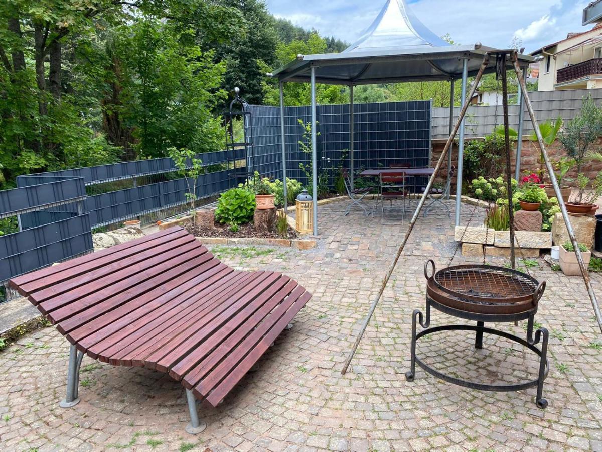 Pension - Gästehaus Zum Pfälzerwald Hinterweidenthal Exterior foto