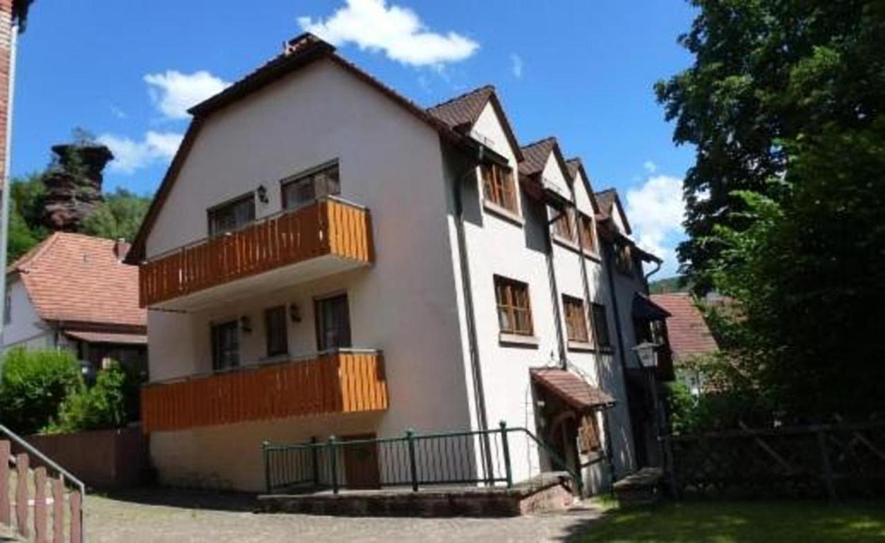 Pension - Gästehaus Zum Pfälzerwald Hinterweidenthal Exterior foto