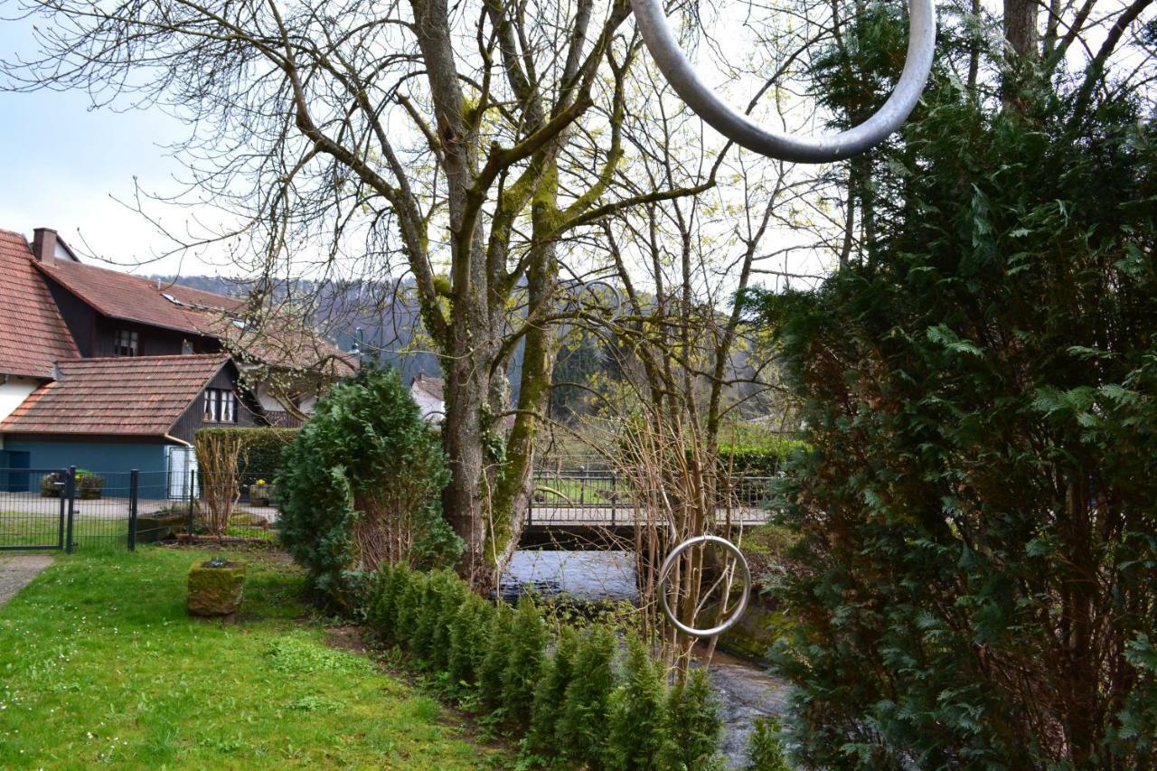 Pension - Gästehaus Zum Pfälzerwald Hinterweidenthal Exterior foto
